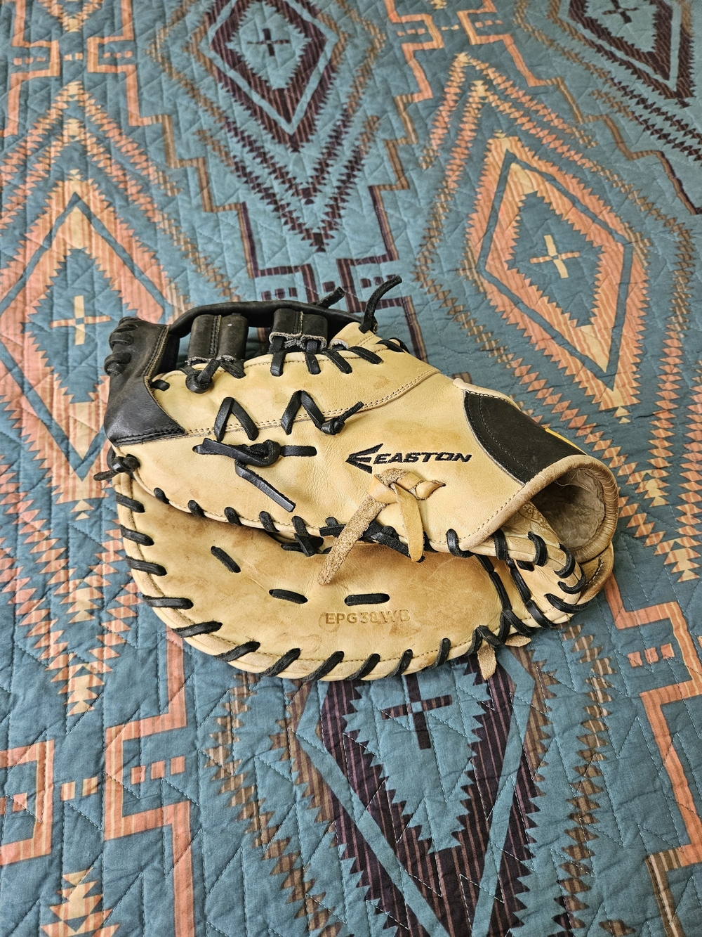 Easton Professional Series EPG38WB First Base Mitt
